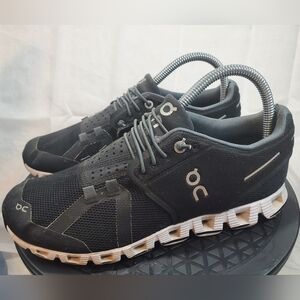On Cloud 5 Womens Black Running Shoes Size 7.5